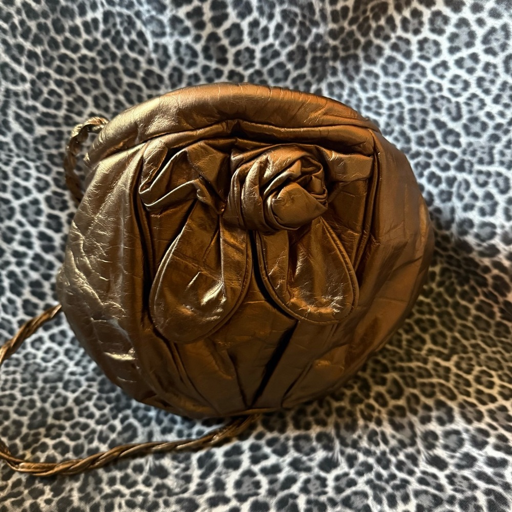 Viva Bags Of California Vintage Bronze Kisslock Rosette Purse